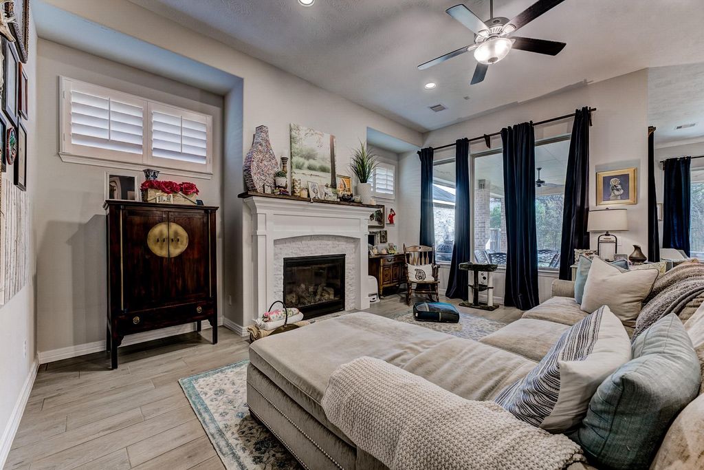 Image 15 of property listing at 18111 Kersland Court, Richmond, TX 77407