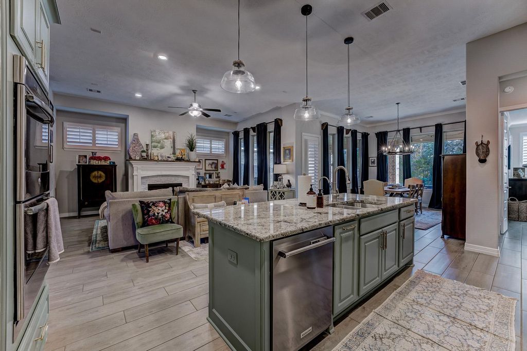 Image 19 of property listing at 18111 Kersland Court, Richmond, TX 77407