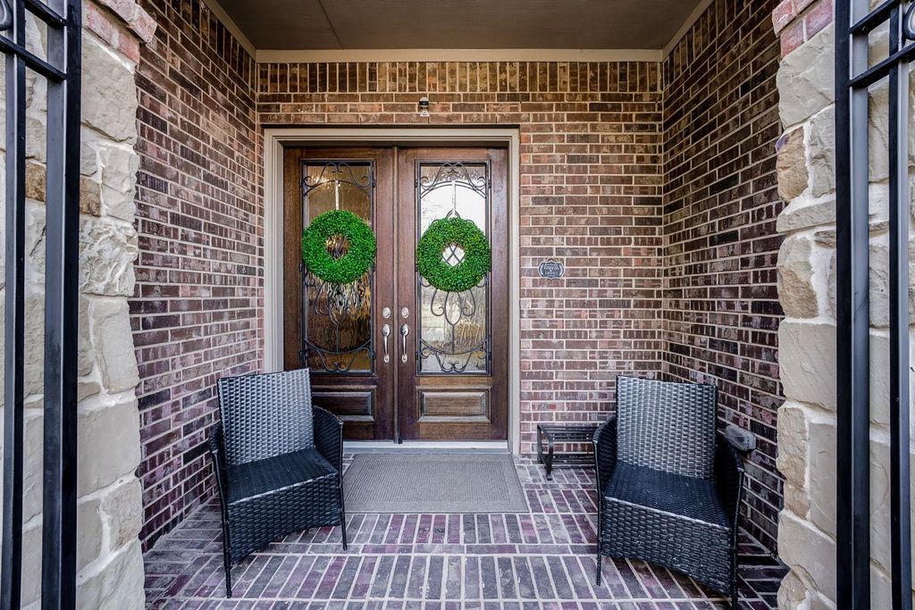 Image 3 of property listing at 18111 Kersland Court, Richmond, TX 77407