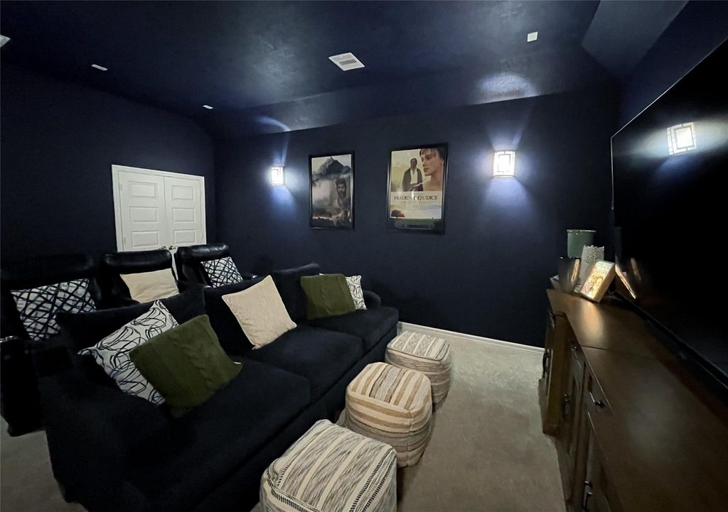 Image 37 of property listing at 18111 Kersland Court, Richmond, TX 77407