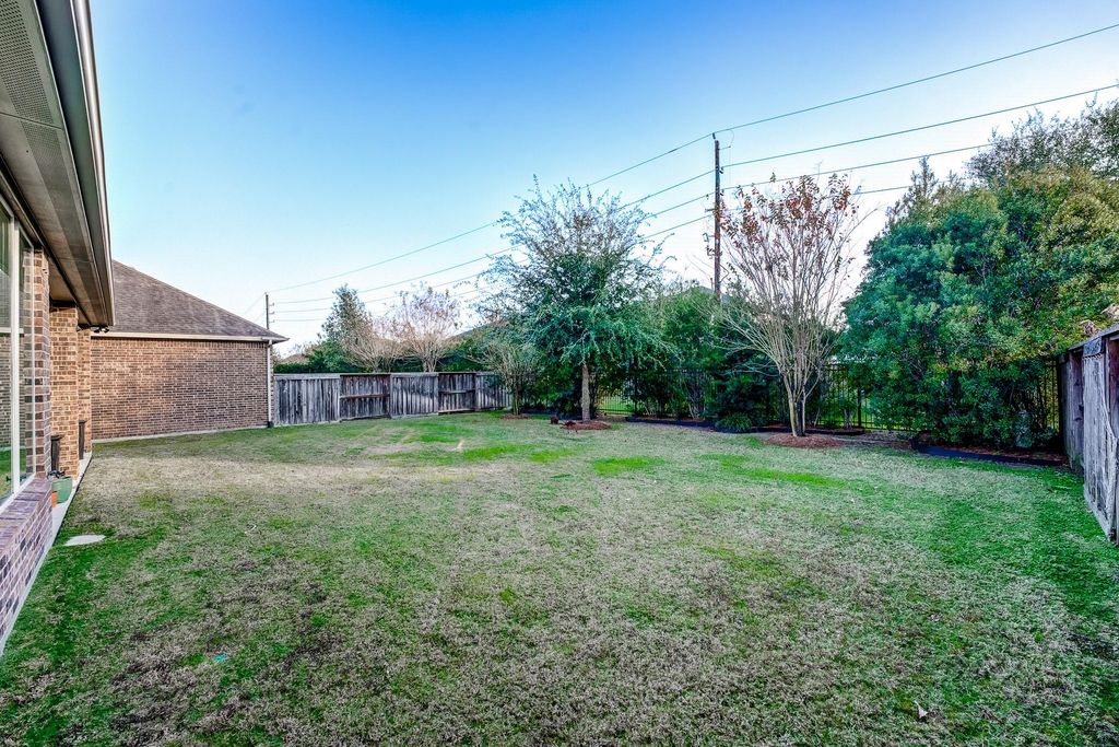 Image 46 of property listing at 18111 Kersland Court, Richmond, TX 77407