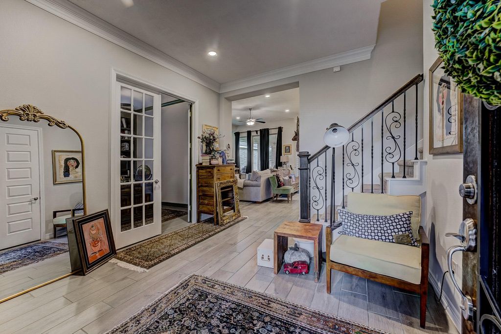 Image 7 of property listing at 18111 Kersland Court, Richmond, TX 77407