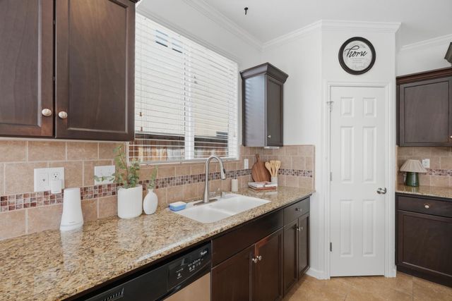 742 Kaweah Avenue, Clovis, CA 93619
