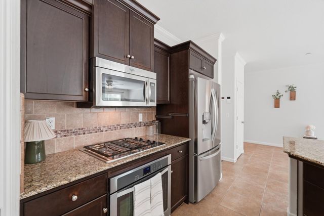 742 Kaweah Avenue, Clovis, CA 93619