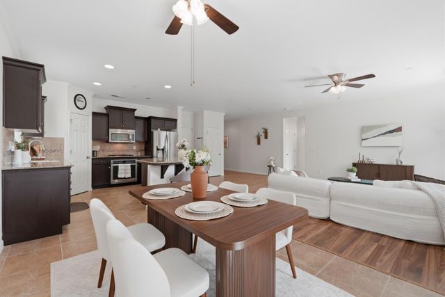 742 Kaweah Avenue, Clovis, CA 93619
