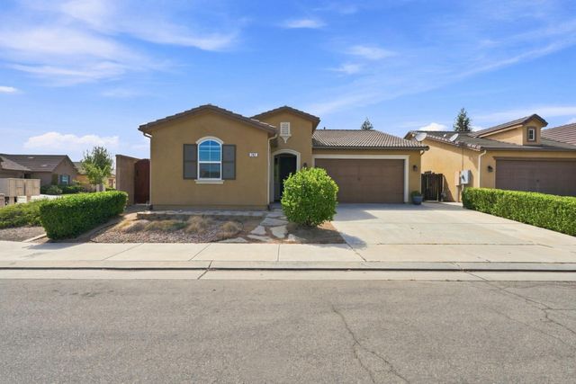 742 Kaweah Avenue, Clovis, CA 93619