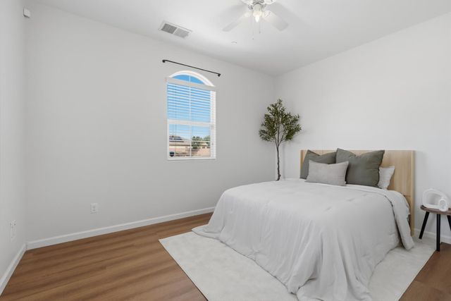 742 Kaweah Avenue, Clovis, CA 93619