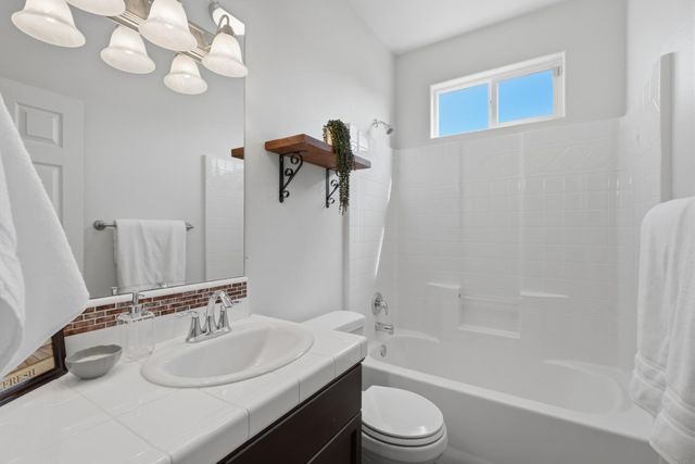742 Kaweah Avenue, Clovis, CA 93619