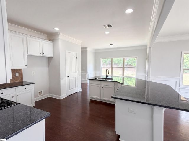 248 Colfax Drive, Boiling Springs, SC 29316