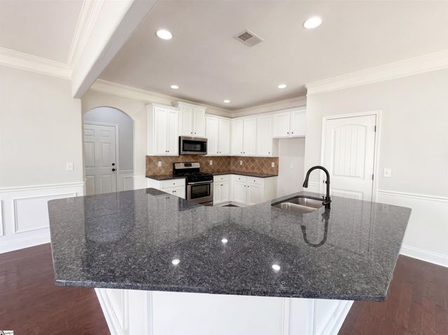 248 Colfax Drive, Boiling Springs, SC 29316