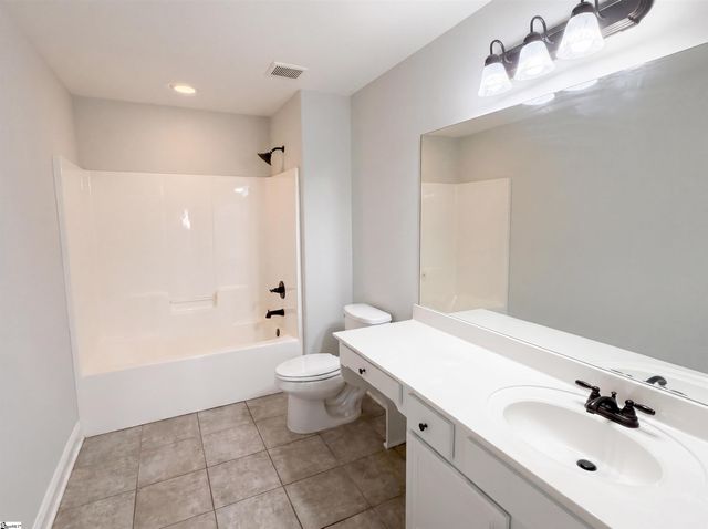 248 Colfax Drive, Boiling Springs, SC 29316