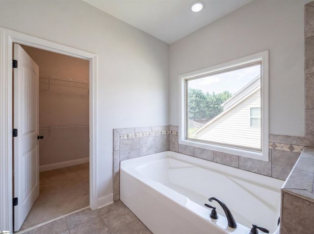 248 Colfax Drive, Boiling Springs, SC 29316