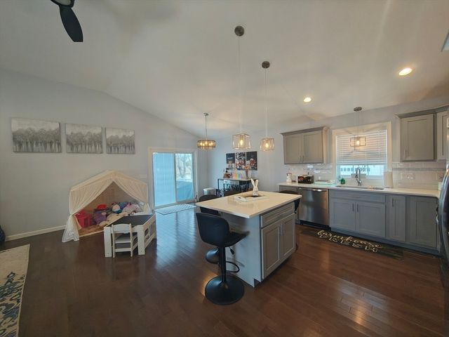 100 Bailey St, Fall River, MA 02724