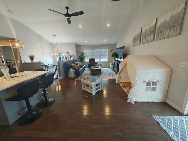 100 Bailey St, Fall River, MA 02724