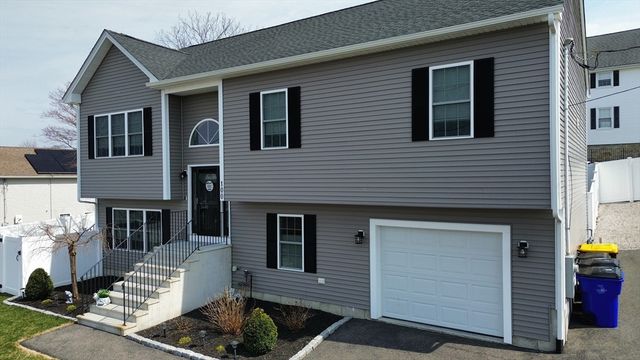 100 Bailey St, Fall River, MA 02724