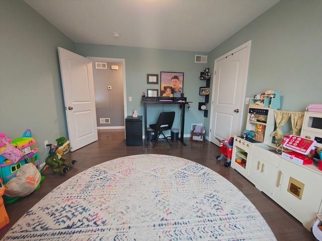 100 Bailey St, Fall River, MA 02724