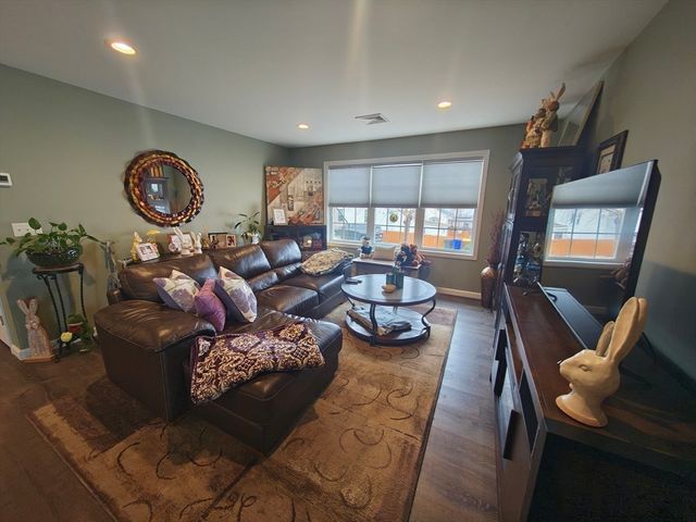 100 Bailey St, Fall River, MA 02724