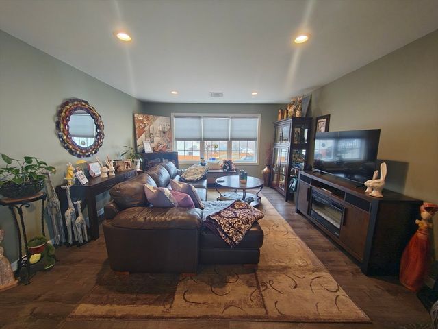 100 Bailey St, Fall River, MA 02724