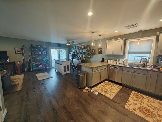 100 Bailey St, Fall River, MA 02724