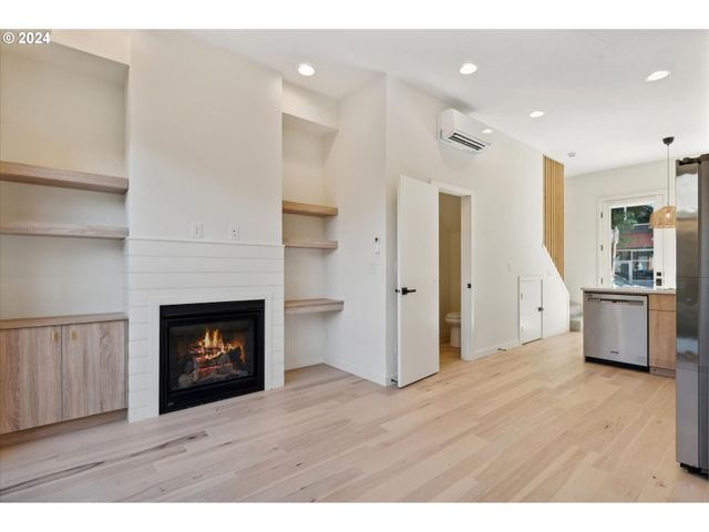 809 N FAILING St, Portland, OR 97227