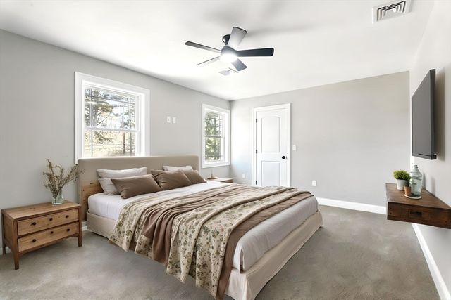 4 Hillcrest Dr, Wilbraham, MA 01095
