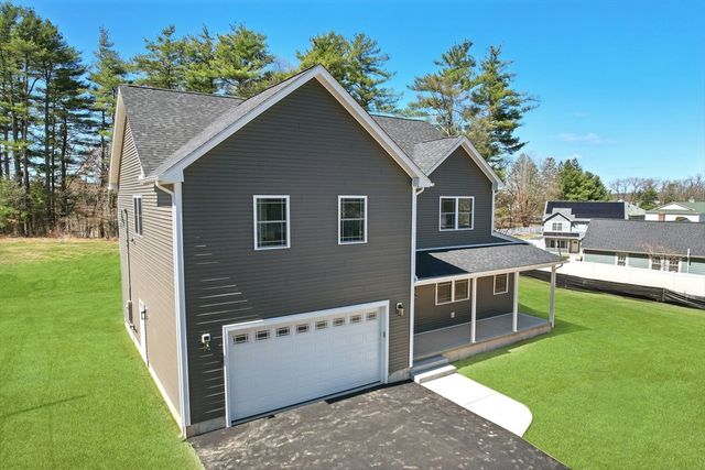4 Hillcrest Dr, Wilbraham, MA 01095
