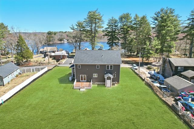 4 Hillcrest Dr, Wilbraham, MA 01095