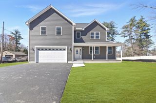 4 Hillcrest Dr, Wilbraham, MA 01095