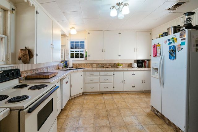 603 N 11th St, Alpine, TX 79830