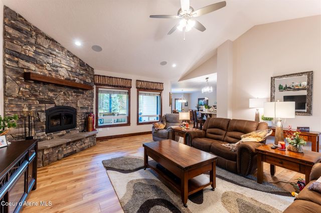 19398 N Ella RD, Rathdrum, ID 83858