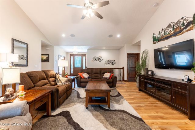 19398 N Ella RD, Rathdrum, ID 83858