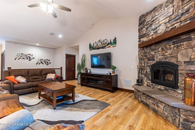 19398 N Ella RD, Rathdrum, ID 83858