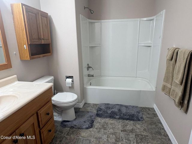 19398 N Ella RD, Rathdrum, ID 83858