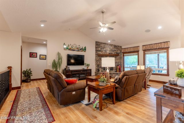 19398 N Ella RD, Rathdrum, ID 83858