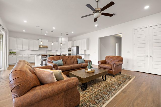 1905 Mazarro DR, Leander, TX 78641