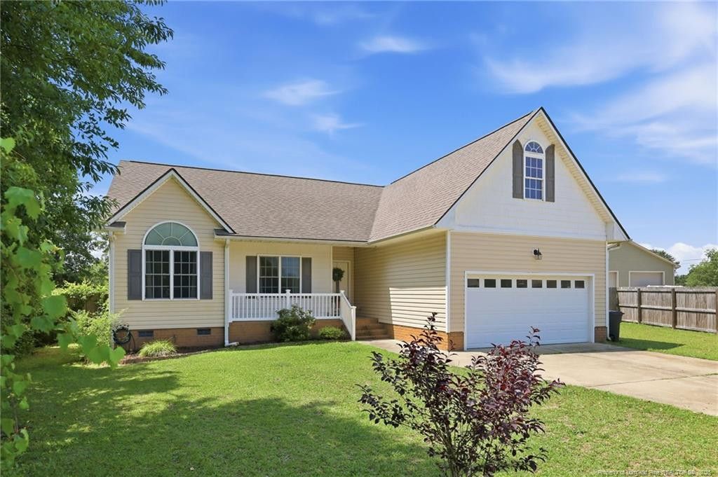 6590 Colepark Drive, Hope Mills, NC 28348
