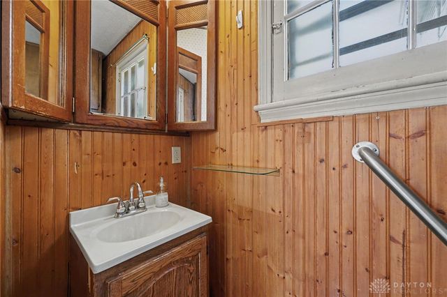 40 E Parkwood Drive, Dayton, OH 45405