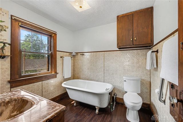 40 E Parkwood Drive, Dayton, OH 45405