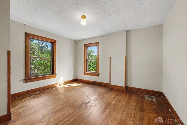 40 E Parkwood Drive, Dayton, OH 45405