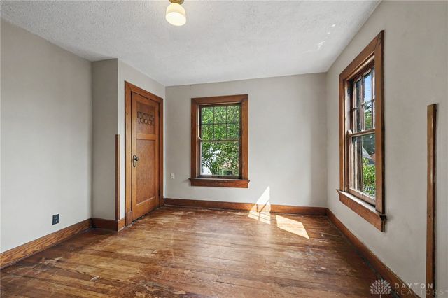 40 E Parkwood Drive, Dayton, OH 45405