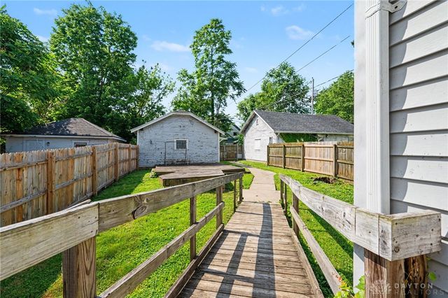 40 E Parkwood Drive, Dayton, OH 45405