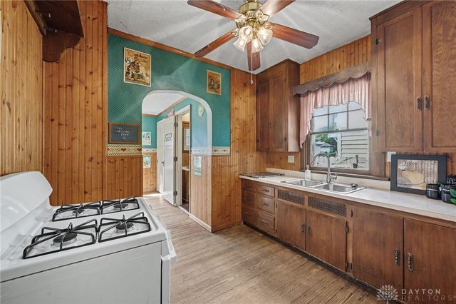 40 E Parkwood Drive, Dayton, OH 45405