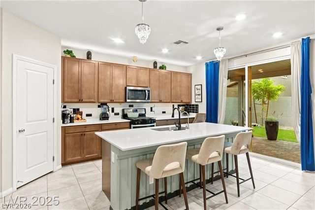 7502 Lush Oasis Avenue, Las Vegas, NV 89113