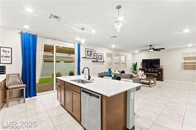 7502 Lush Oasis Avenue, Las Vegas, NV 89113