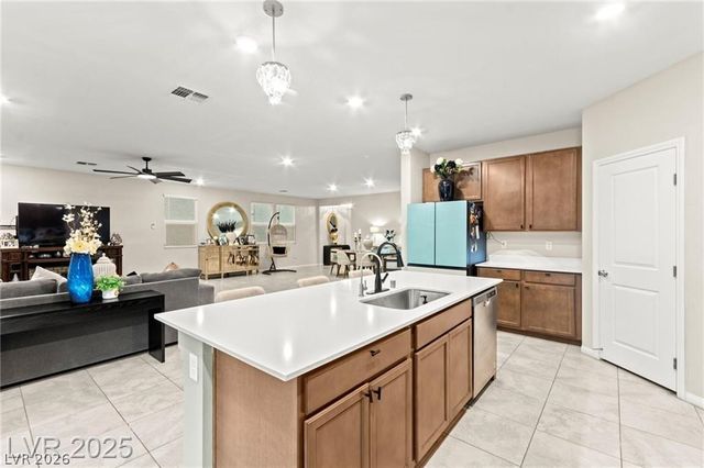 7502 Lush Oasis Avenue, Las Vegas, NV 89113