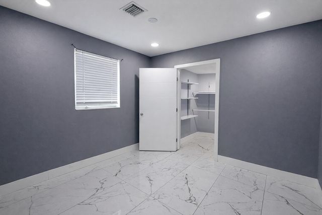 5823 Churchill Circle W, West Palm Beach, FL 33405