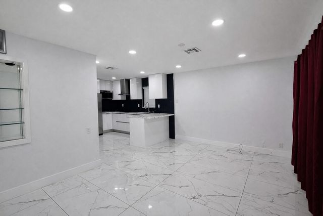 5823 Churchill Circle W, West Palm Beach, FL 33405