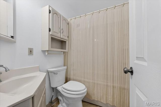 206 Freeman Drive, Oakville, MO 63129