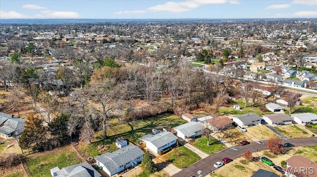 206 Freeman Drive, Oakville, MO 63129