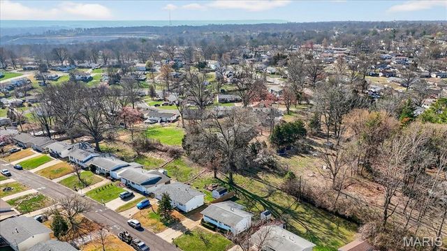 206 Freeman Drive, Oakville, MO 63129